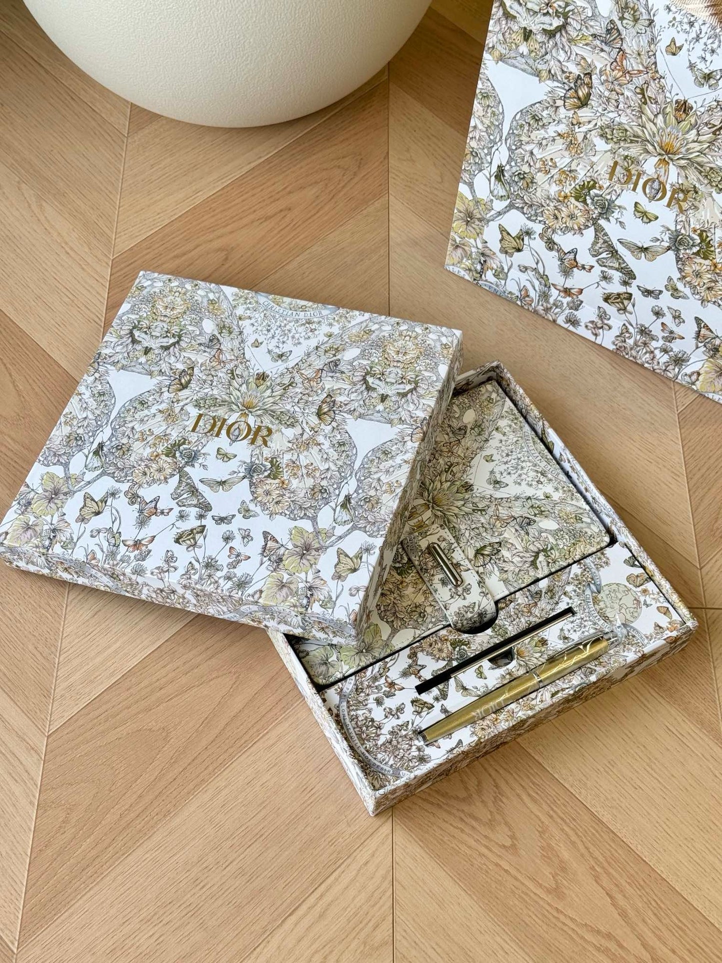 Dior Holiday Notebook Set