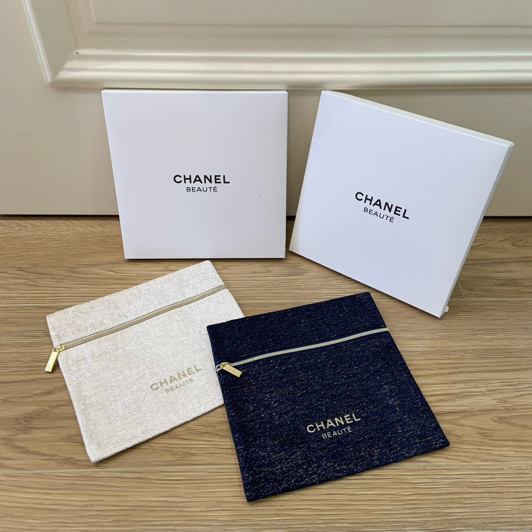 Chanel Holiday Beaute Pouch