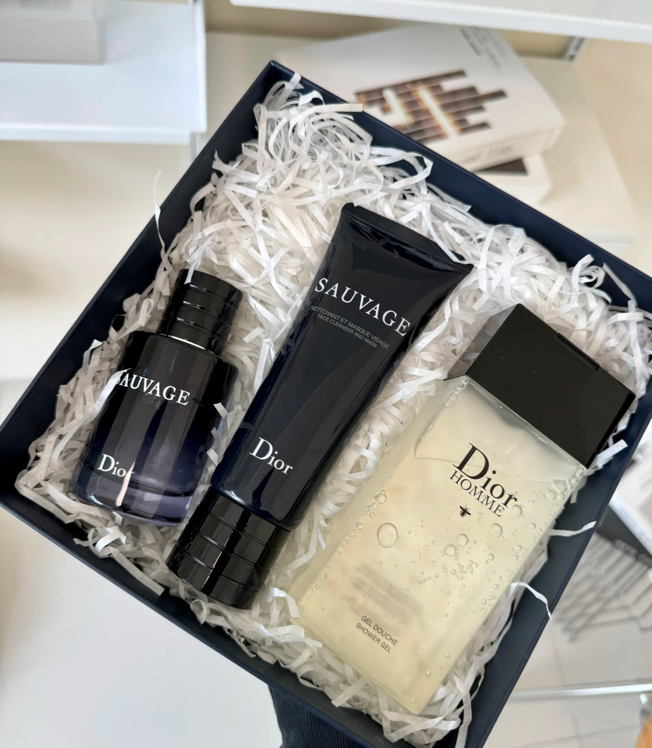 Dior SAUVAGE セット Sauvage Parfum Father's Day 2025 Fragrance Gift Set for Men