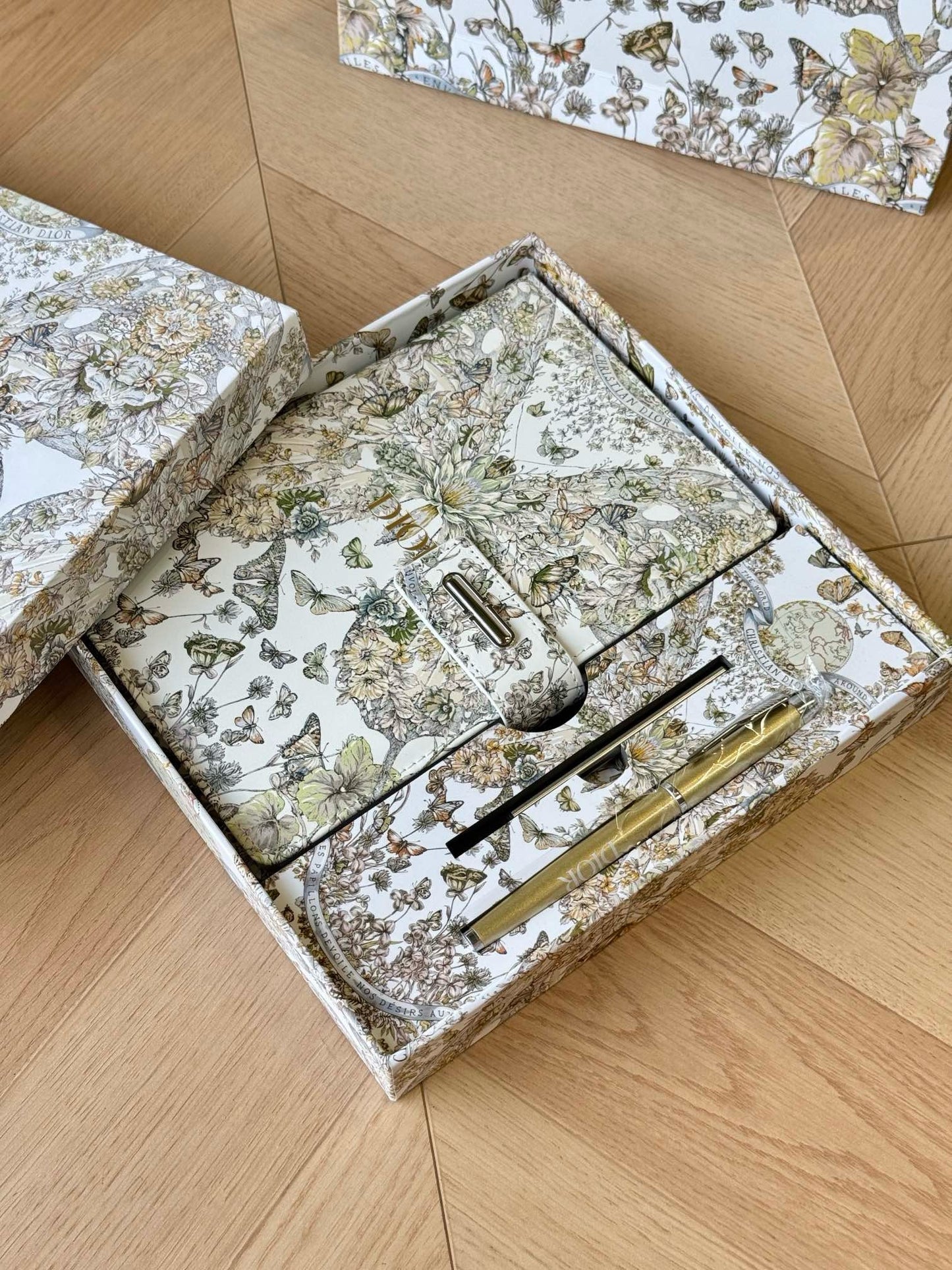 Dior Holiday Notebook Set