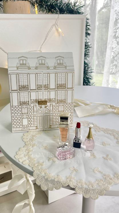 Dior Holiday Montaigne Castle Set